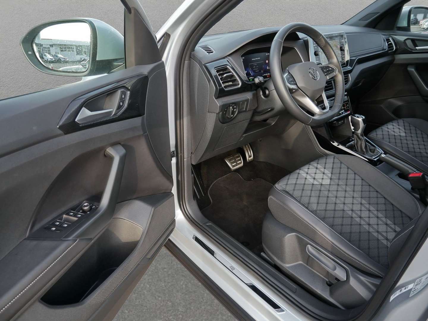 Volkswagen T-CROSS R-Line - 2025 - Joinsteer - #13