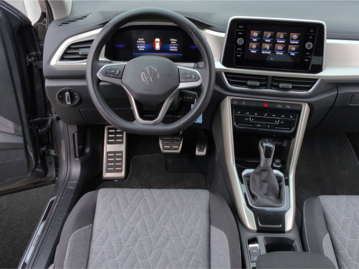 Volkswagen T-Roc TSI Move - 2024 - Joinsteer - #5