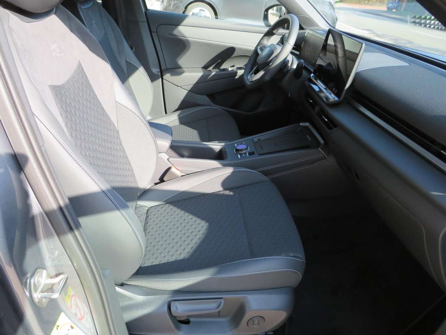 Volkswagen T-Roc R-Line - 2026 - Joinsteer - #13