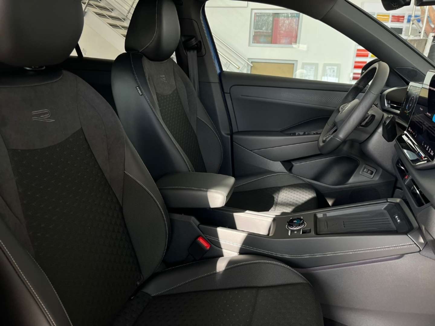 Volkswagen T-Roc R-Line - 2026 - Joinsteer - #6