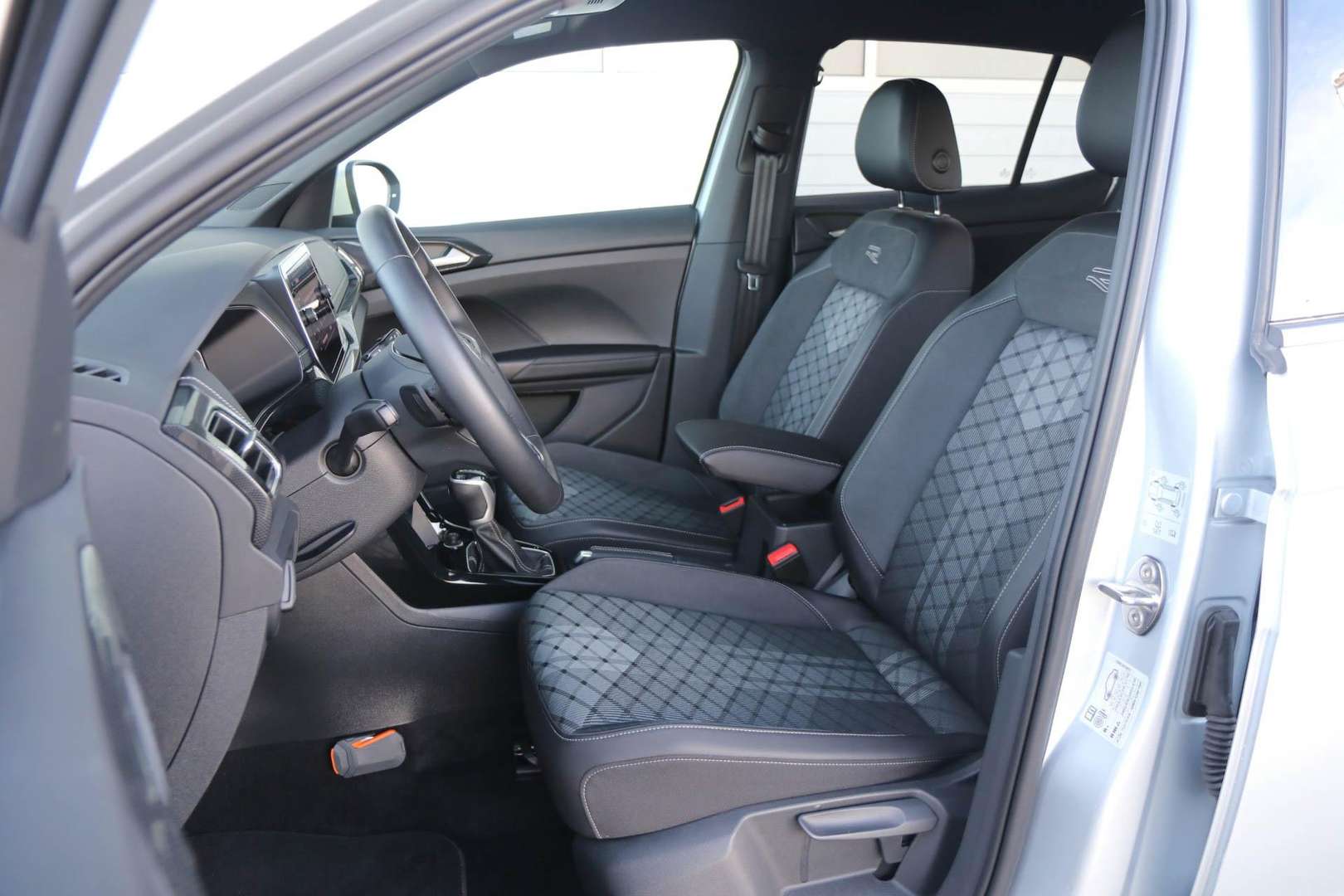Volkswagen T-CROSS R-Line - 2025 - Joinsteer - #3