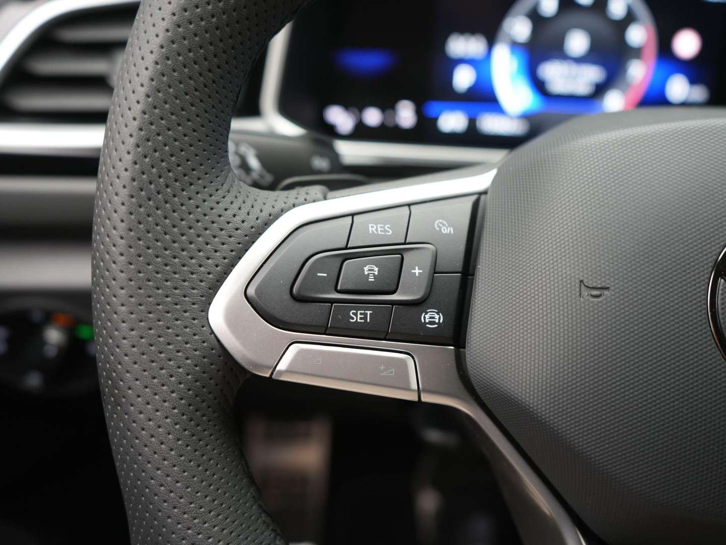 Volkswagen T-Roc R-Line - 2025 - Joinsteer - #15