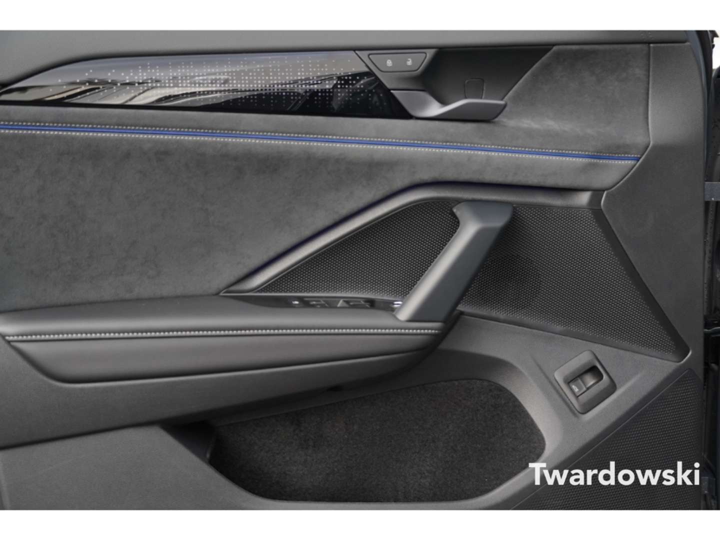 Volkswagen T-CROSS 4Motion R-Line - 2025 - Joinsteer - #8