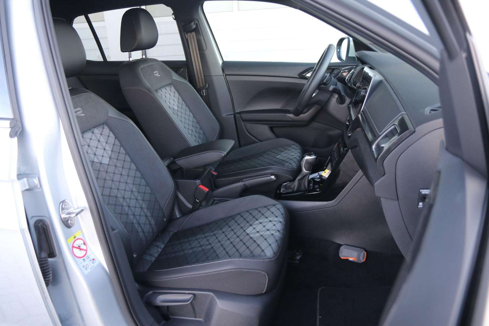 Volkswagen T-CROSS R-Line - 2025 - Joinsteer - #13