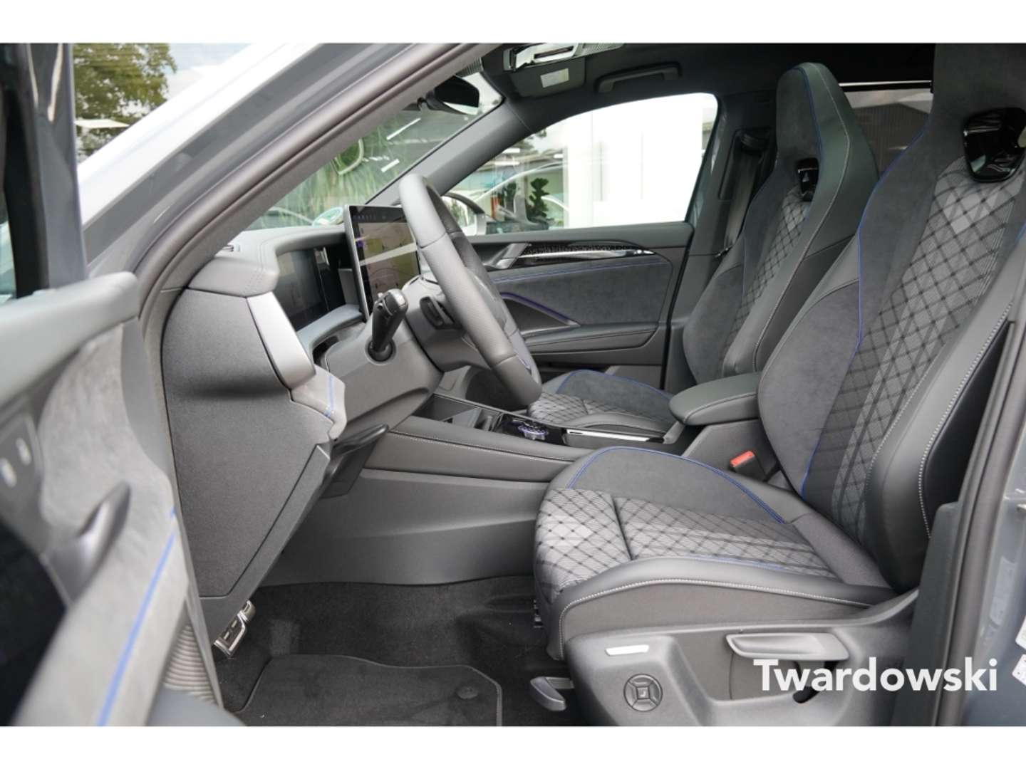 Volkswagen T-CROSS 4Motion R-Line - 2025 - Joinsteer - #12