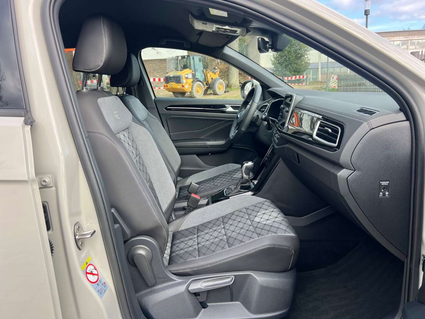 Volkswagen T-Roc R-Line - 2024 - Joinsteer - #13