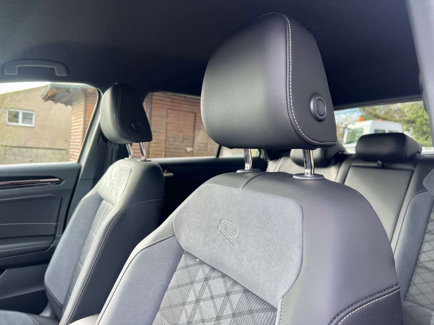 Volkswagen T-Roc R-Line - 2024 - Joinsteer - #18