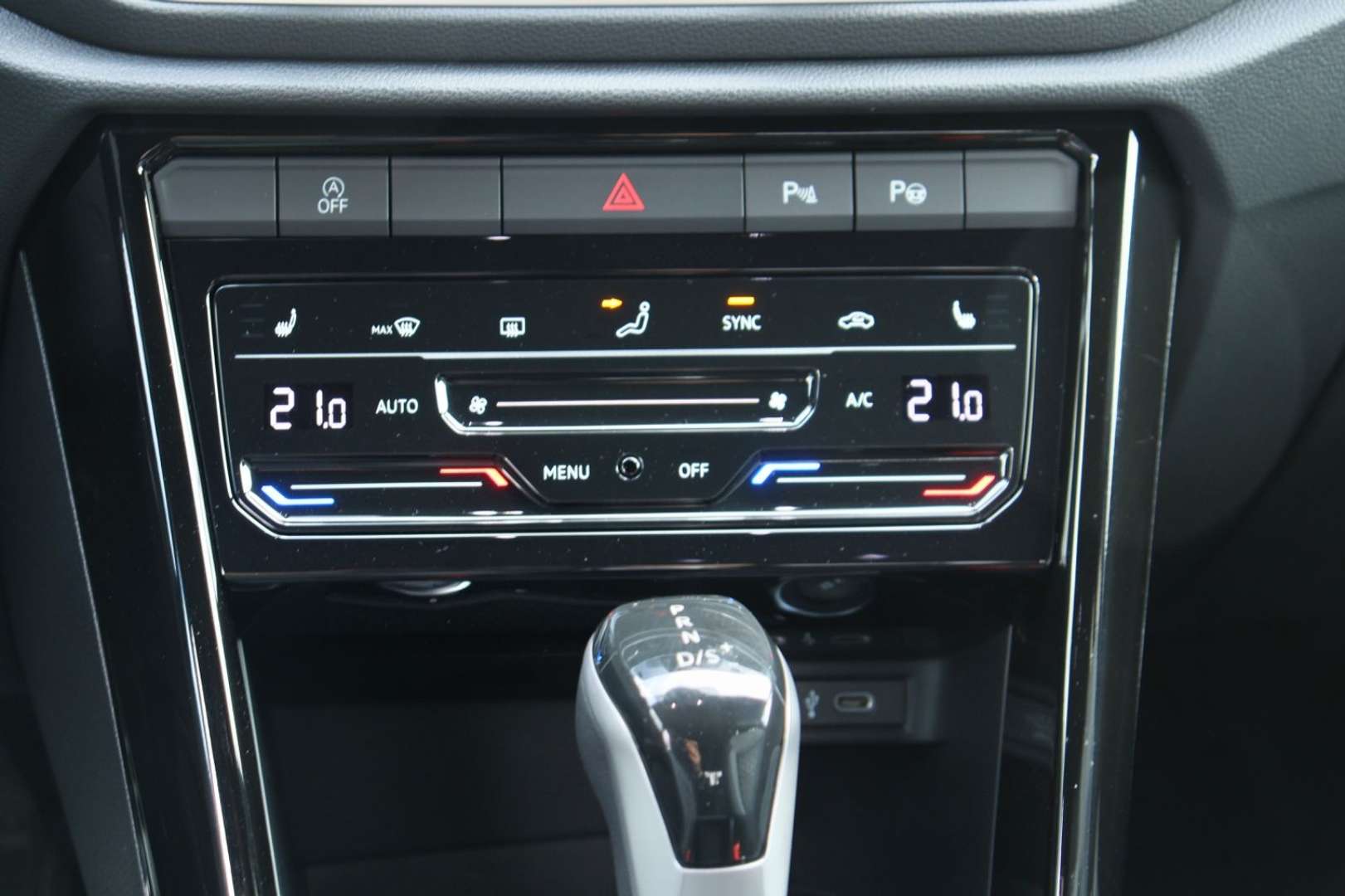 Volkswagen T-Roc R-Line - 2024 - Joinsteer - #25
