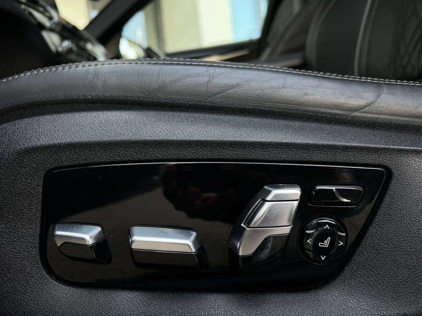 BMW Série 5 M550i XDrive - 2022 - Joinsteer - #4