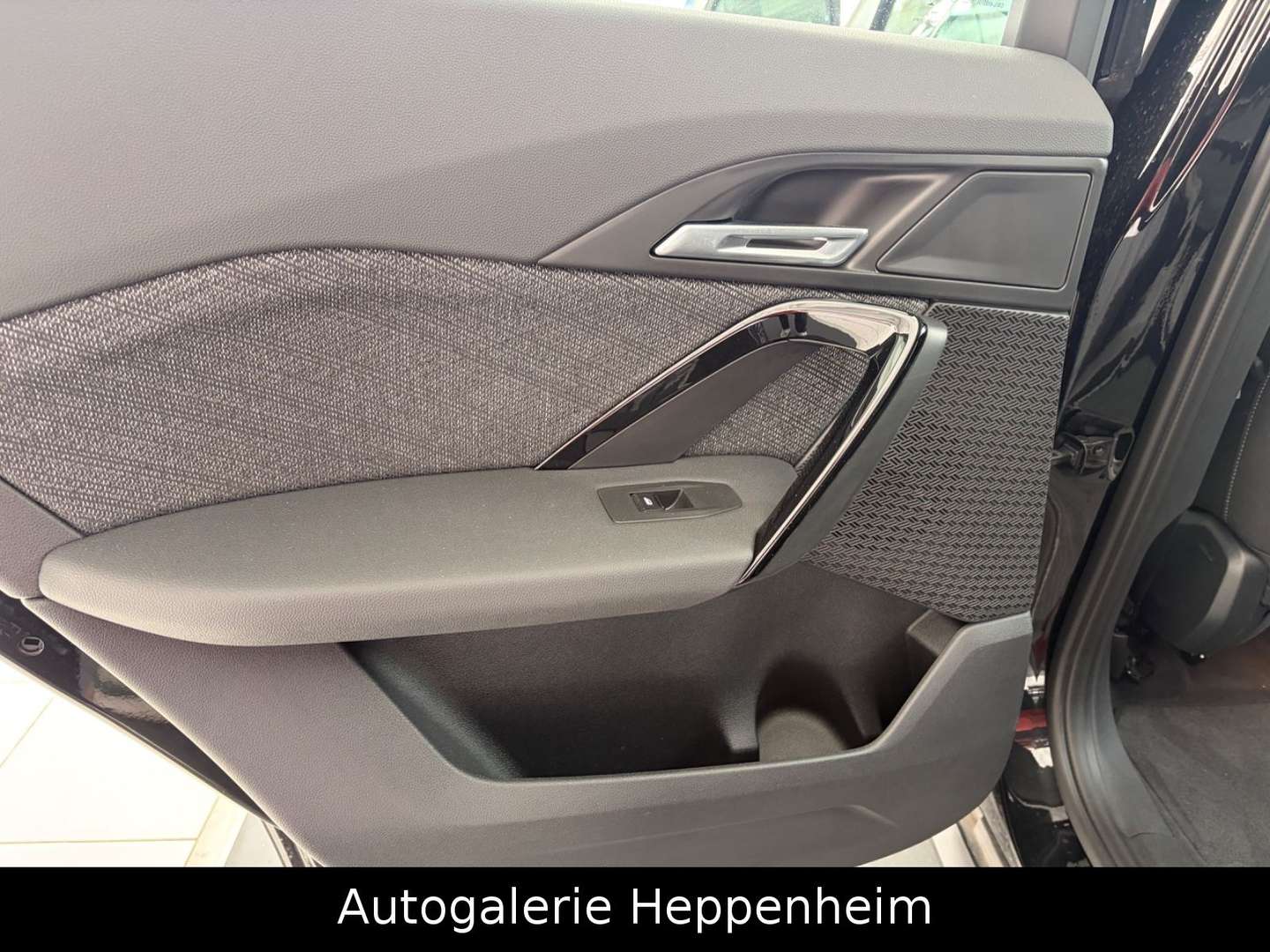 BMW IX1 20 EDrive - 2024 - Joinsteer - #31