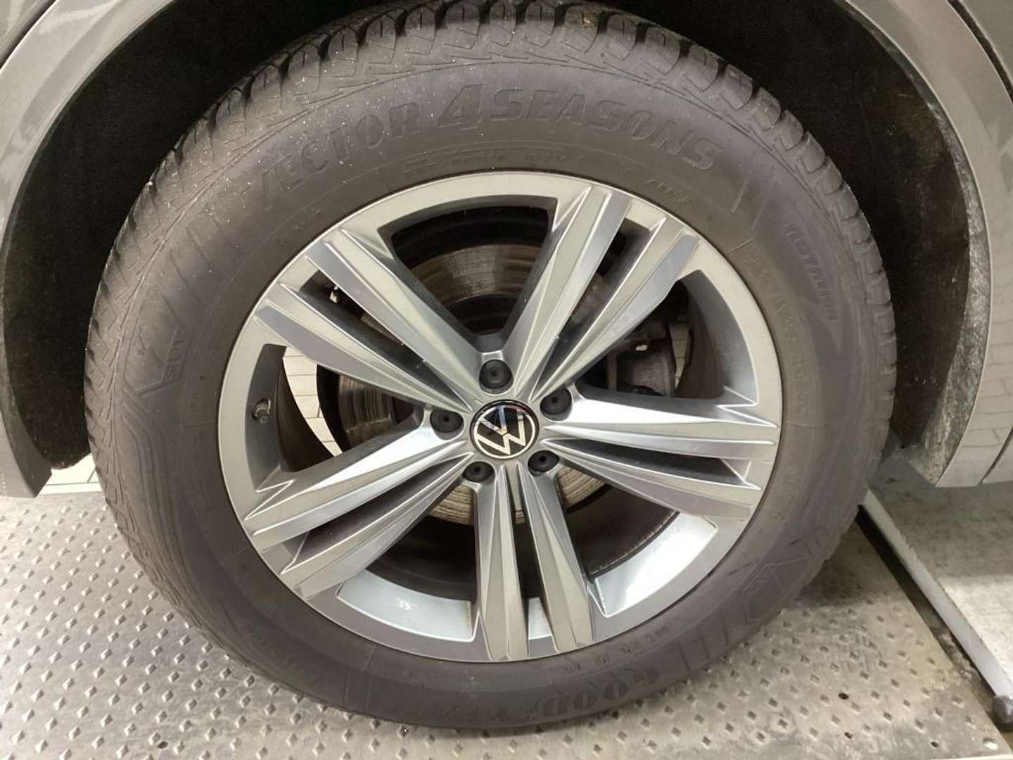 Volkswagen Touareg 4Motion R-Line - 2022 - Joinsteer - #2