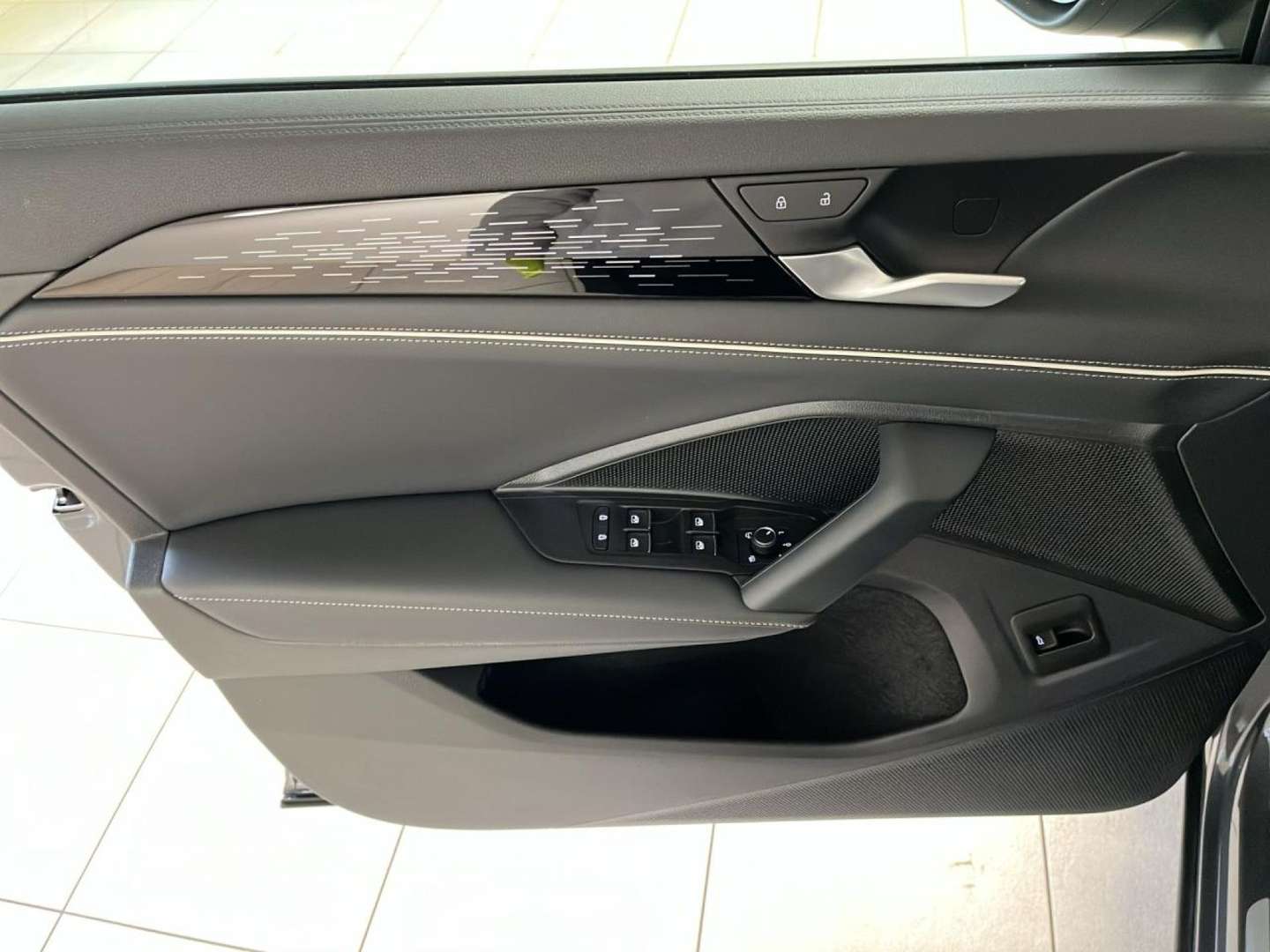 Volkswagen T-CROSS Elegance TDI - 2026 - Joinsteer - #12