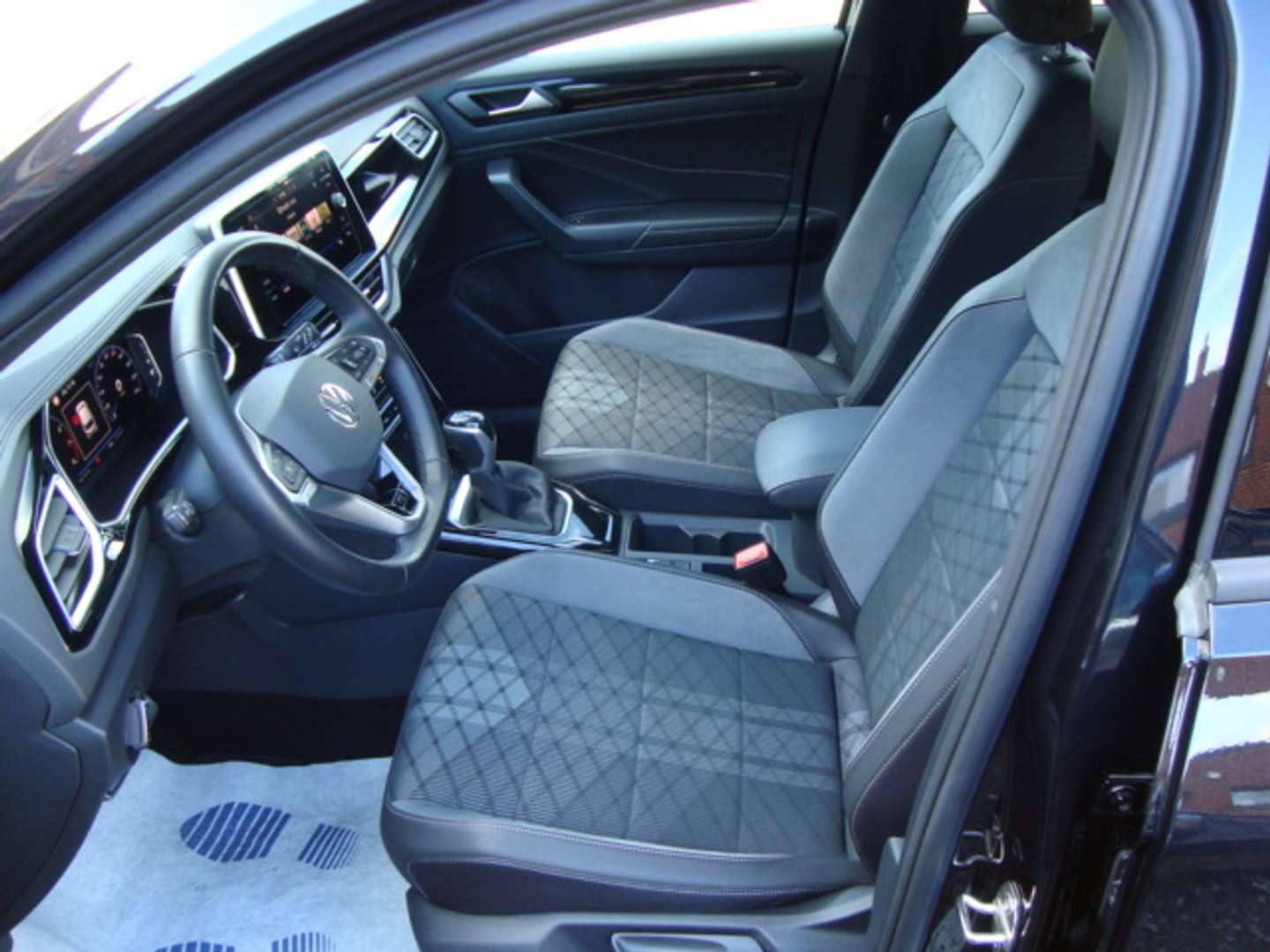 Volkswagen T-Roc R-Line - 2024 - Joinsteer - #5