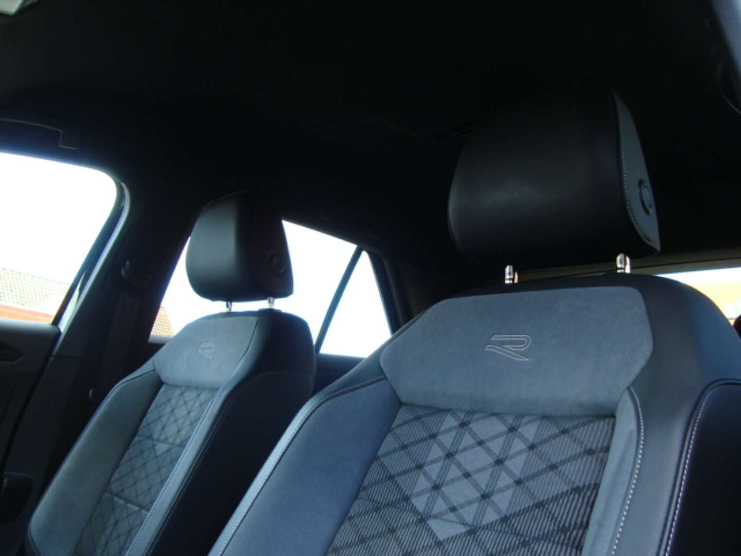 Volkswagen T-Roc R-Line - 2024 - Joinsteer - #6
