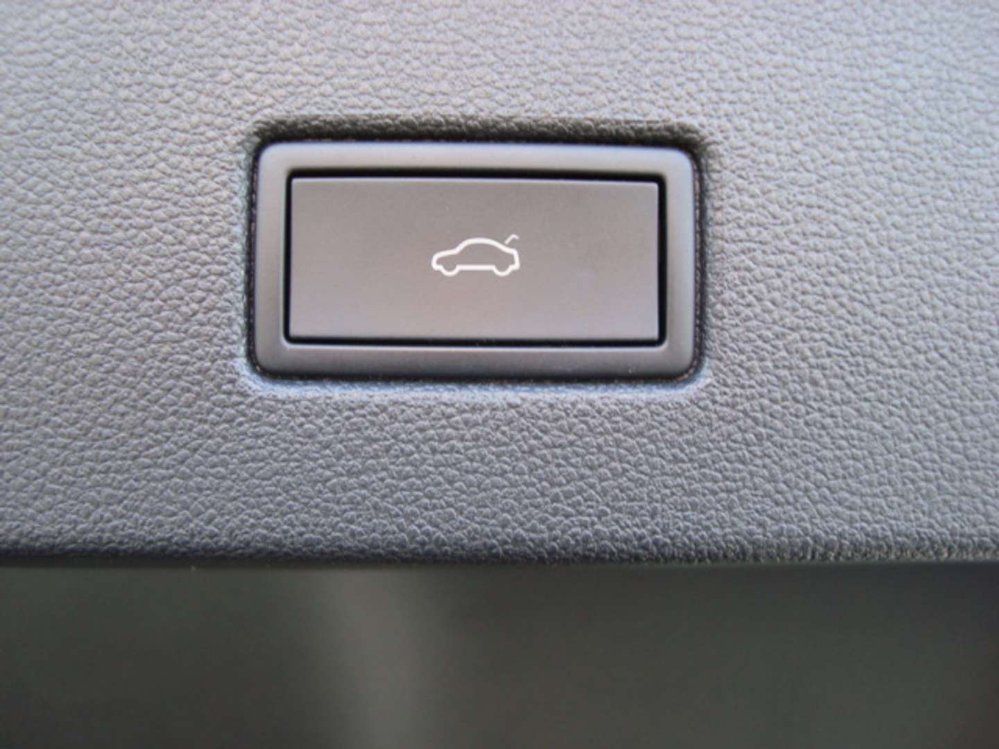 Volkswagen T-Roc R-Line - 2024 - Joinsteer - #9