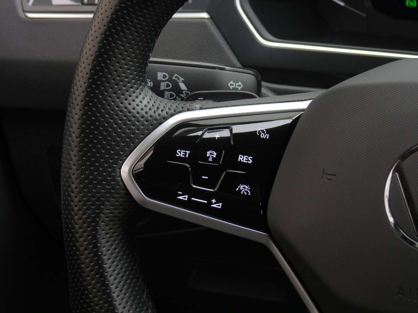 Volkswagen TIGUAN EHybrid R-Line - 2022 - Joinsteer - #9