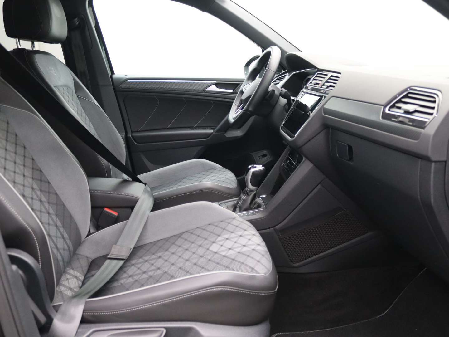 Volkswagen TIGUAN R-Line - 2022 - Joinsteer - #9