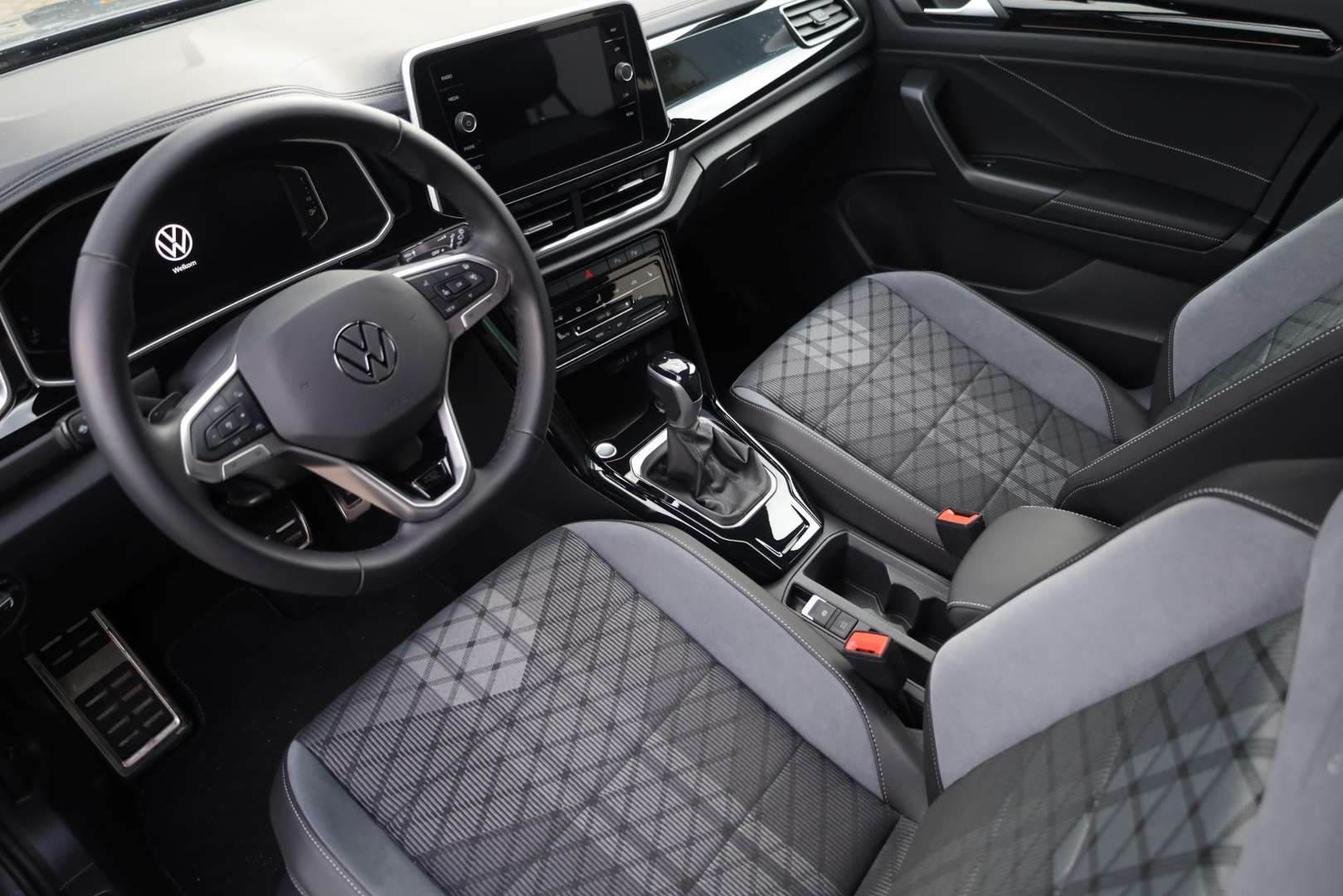 Volkswagen T-Roc R-Line - 2024 - Joinsteer - #9