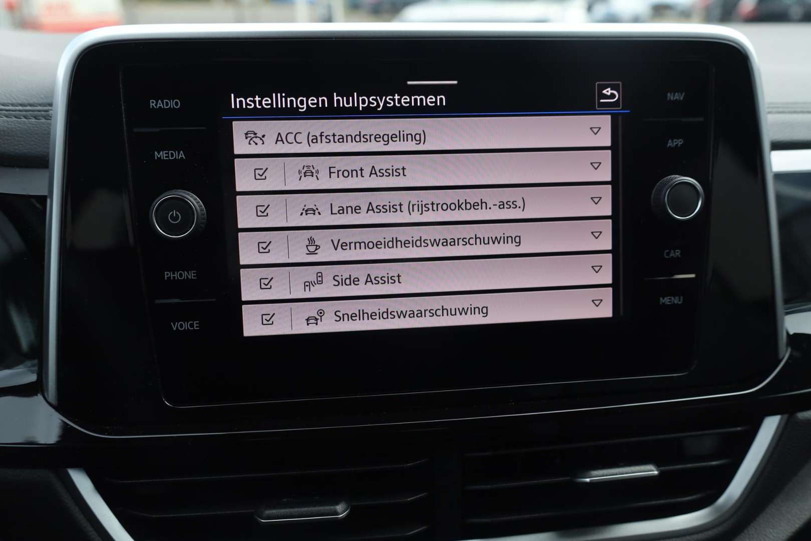 Volkswagen T-Roc R-Line - 2024 - Joinsteer - #25