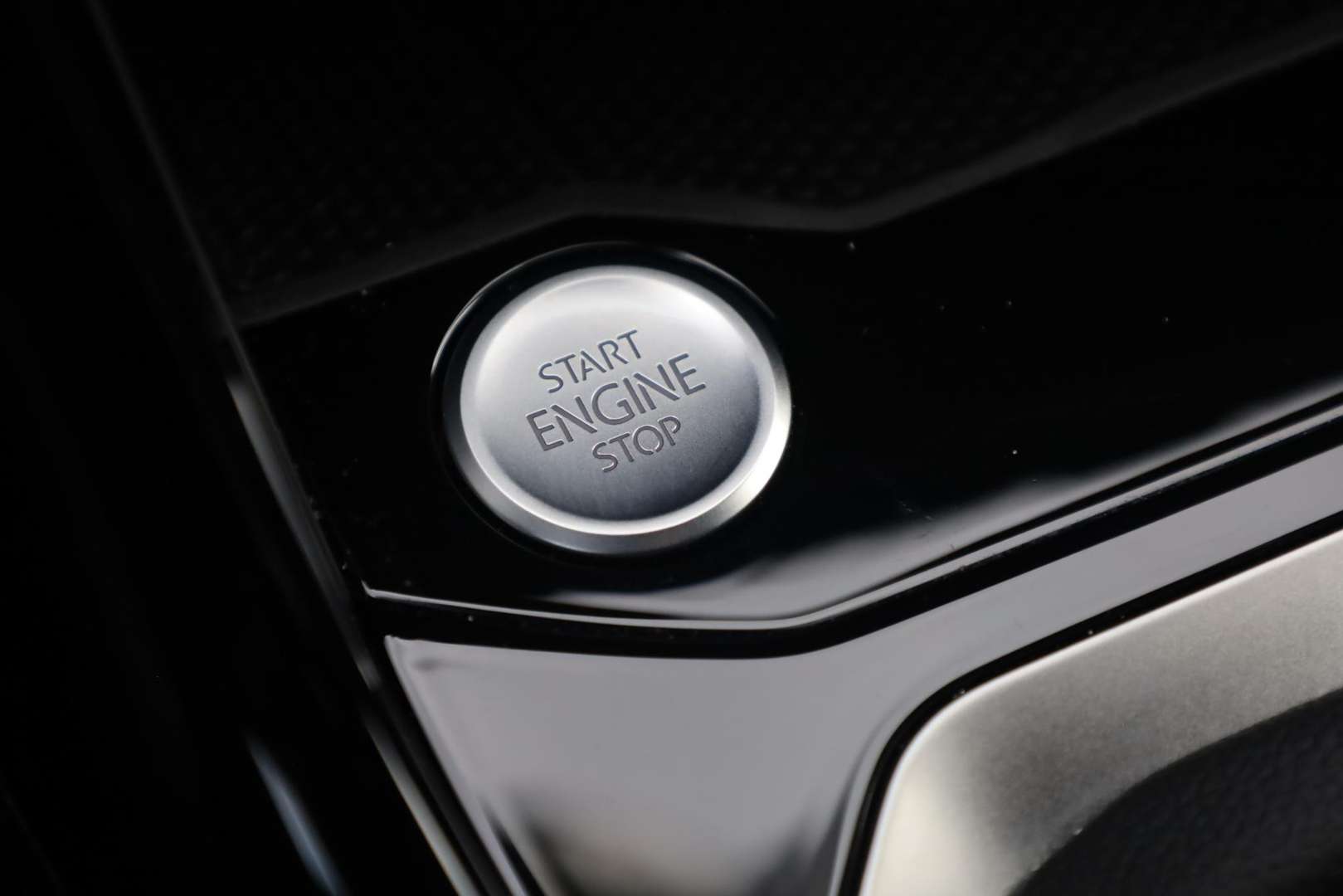 Volkswagen T-Roc R-Line - 2024 - Joinsteer - #34