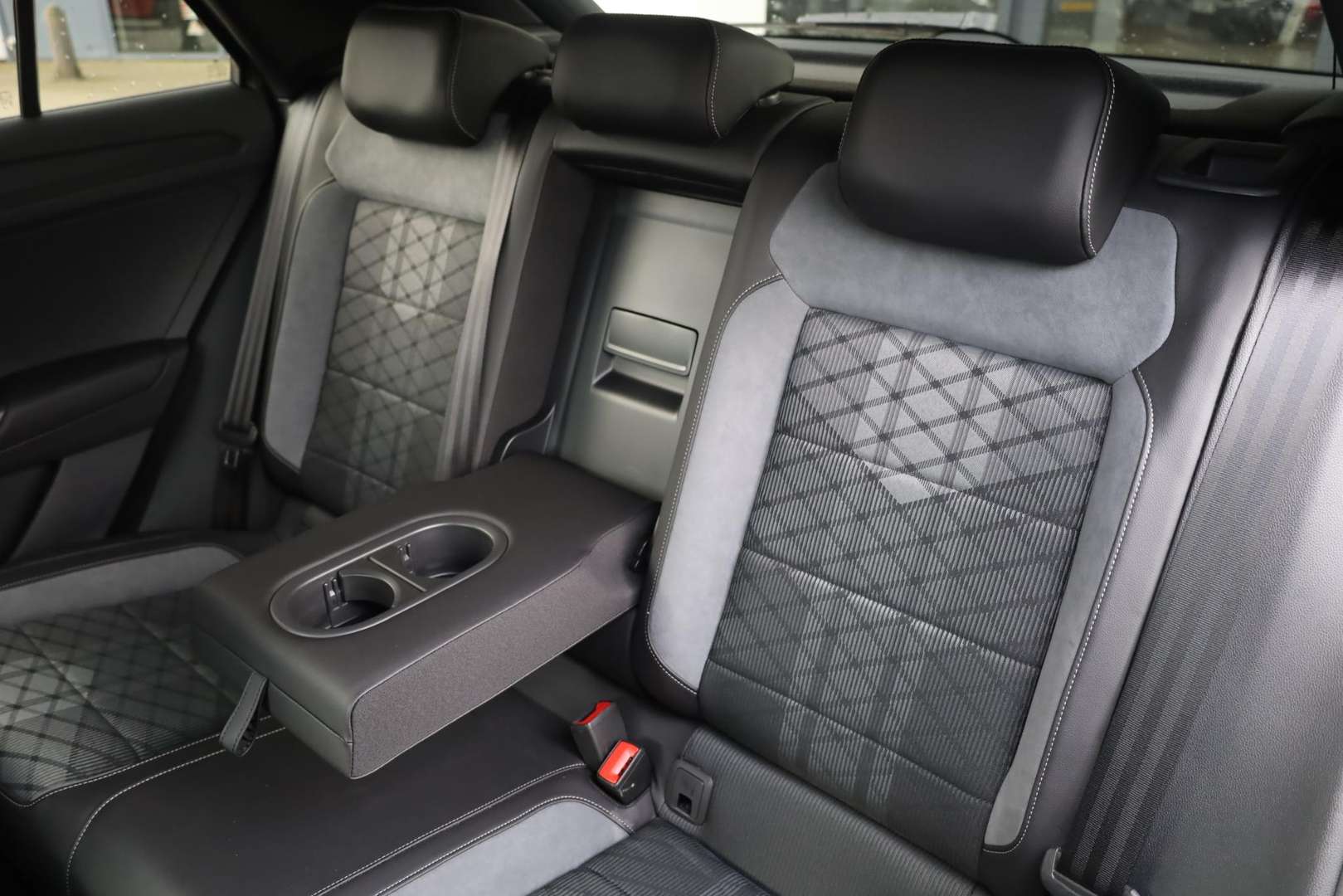 Volkswagen T-Roc R-Line - 2024 - Joinsteer - #40