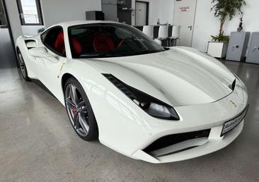 Ferrari 488 — photo 2