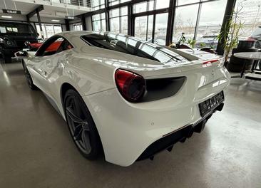 Ferrari 488 — photo 6