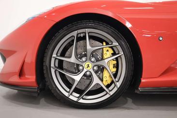 Ferrari 812 Superfast — photo 7