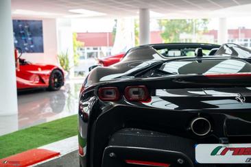 Ferrari SF90 Spider — photo 10