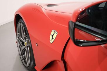 Ferrari 812 Superfast — photo 14