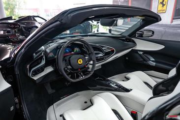 Ferrari SF90 Spider — photo 12
