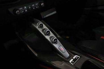 Ferrari 812 Superfast — photo 17