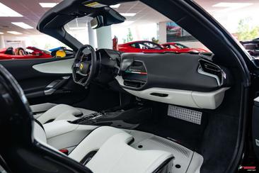 Ferrari SF90 Spider — photo 14
