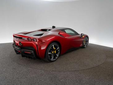 Ferrari SF90 Stradale — photo 6