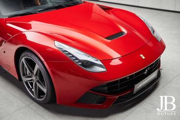 Ferrari F12 Berlinetta — photo 10