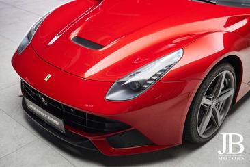 Ferrari F12 Berlinetta — photo 11