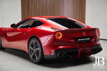 Ferrari F12 Berlinetta — photo 17