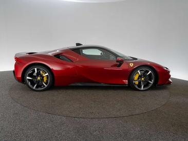 Ferrari SF90 Stradale — photo 23