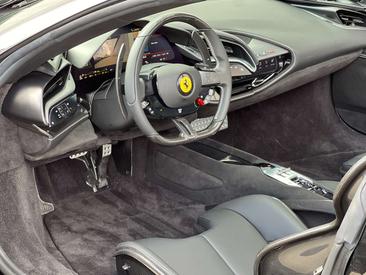 Ferrari SF90 Spider — photo 17