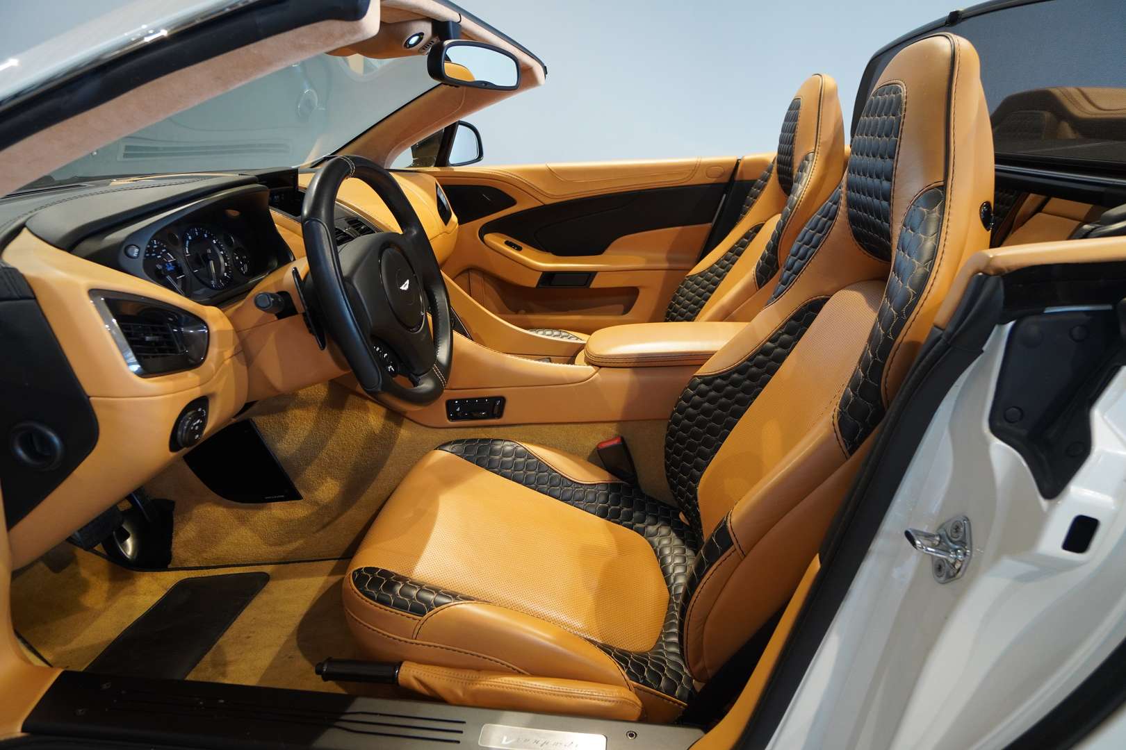 Aston Martin Vanquish Volante BRD-U-frei - 2014 - Joinsteer - #4