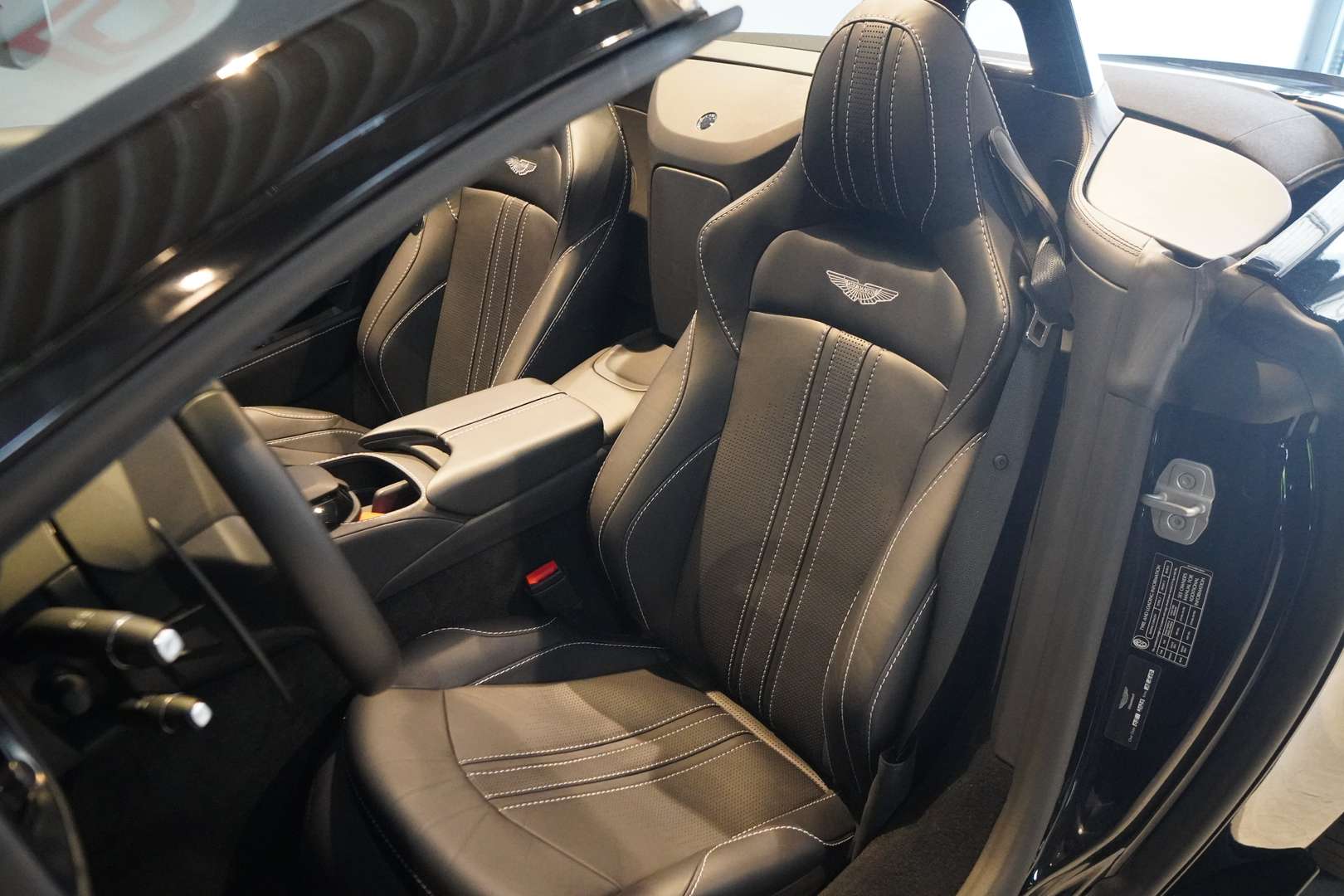 Aston Martin Vantage Roadster V8 4.0 - 2023 - Joinsteer - #8