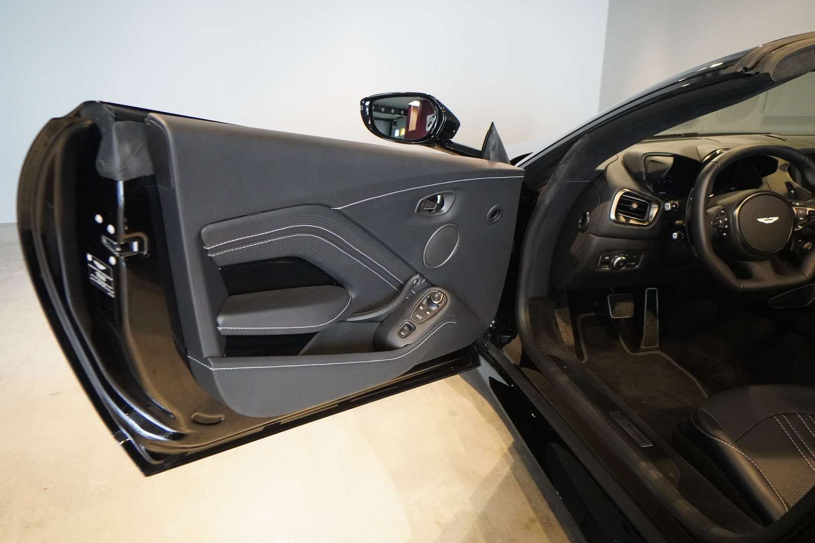 Aston Martin Vantage Roadster V8 4.0 - 2023 - Joinsteer - #12