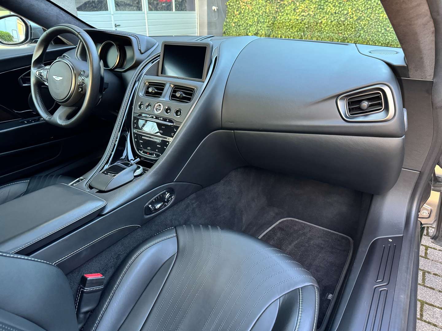 Aston Martin DB11 Coupé V8 - 2019 - Joinsteer - #9