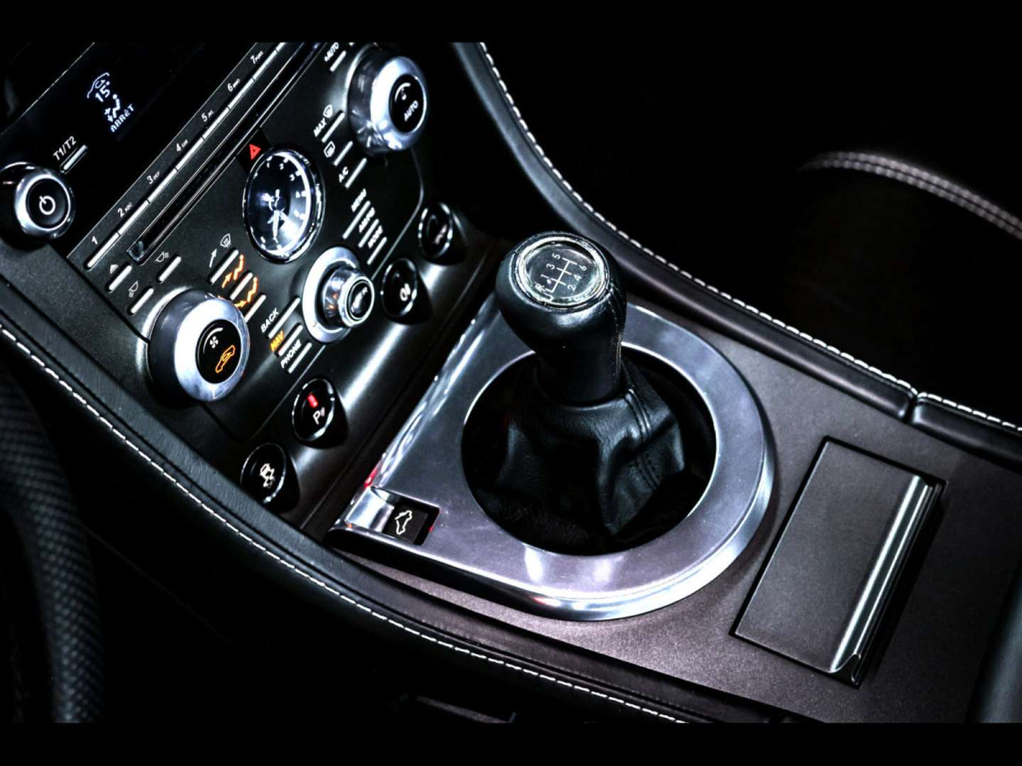 Aston Martin Vantage Roadster 4.7 Manual - 2014 - Joinsteer - #17