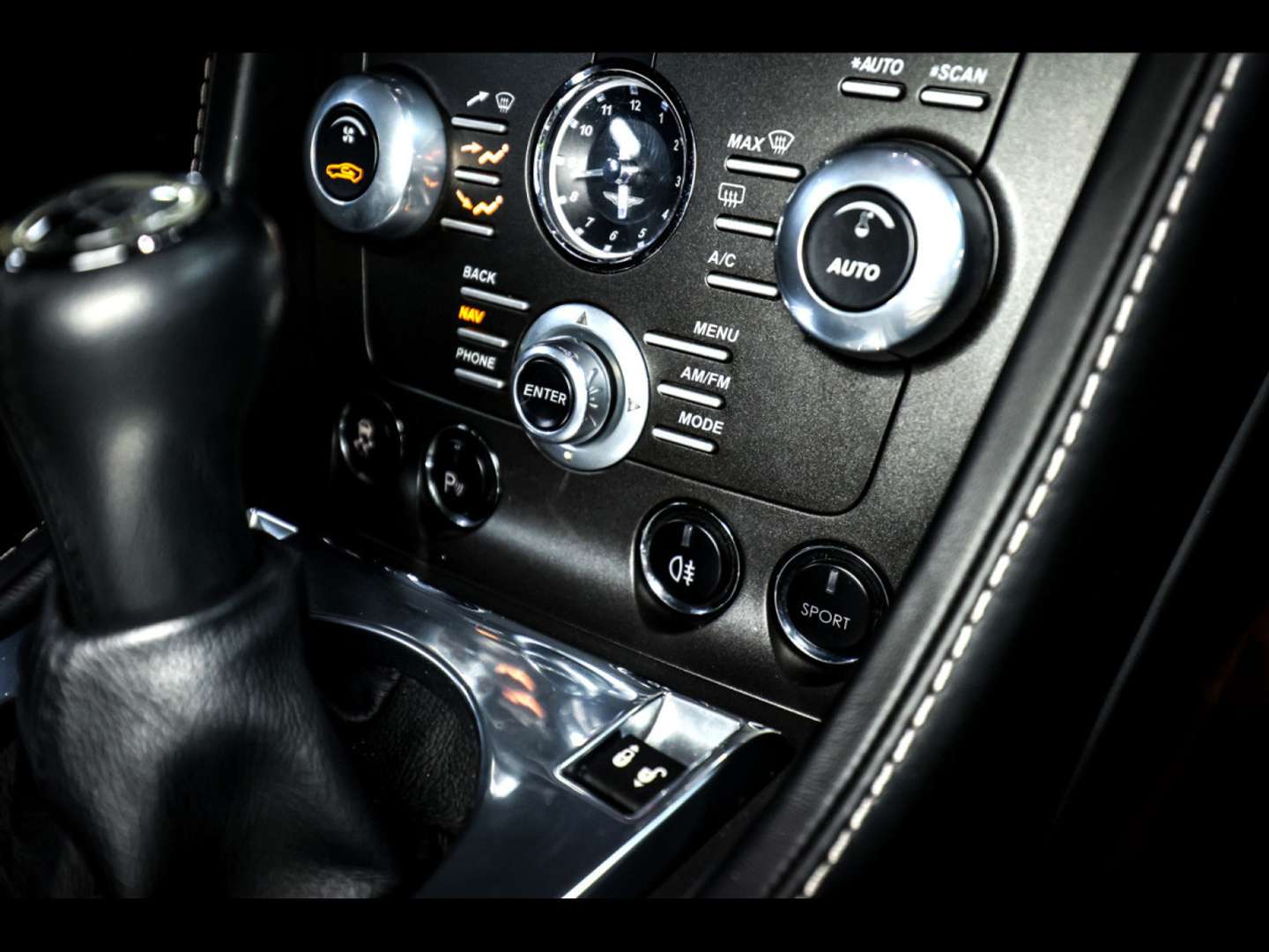 Aston Martin Vantage Roadster 4.7 Manual - 2014 - Joinsteer - #24