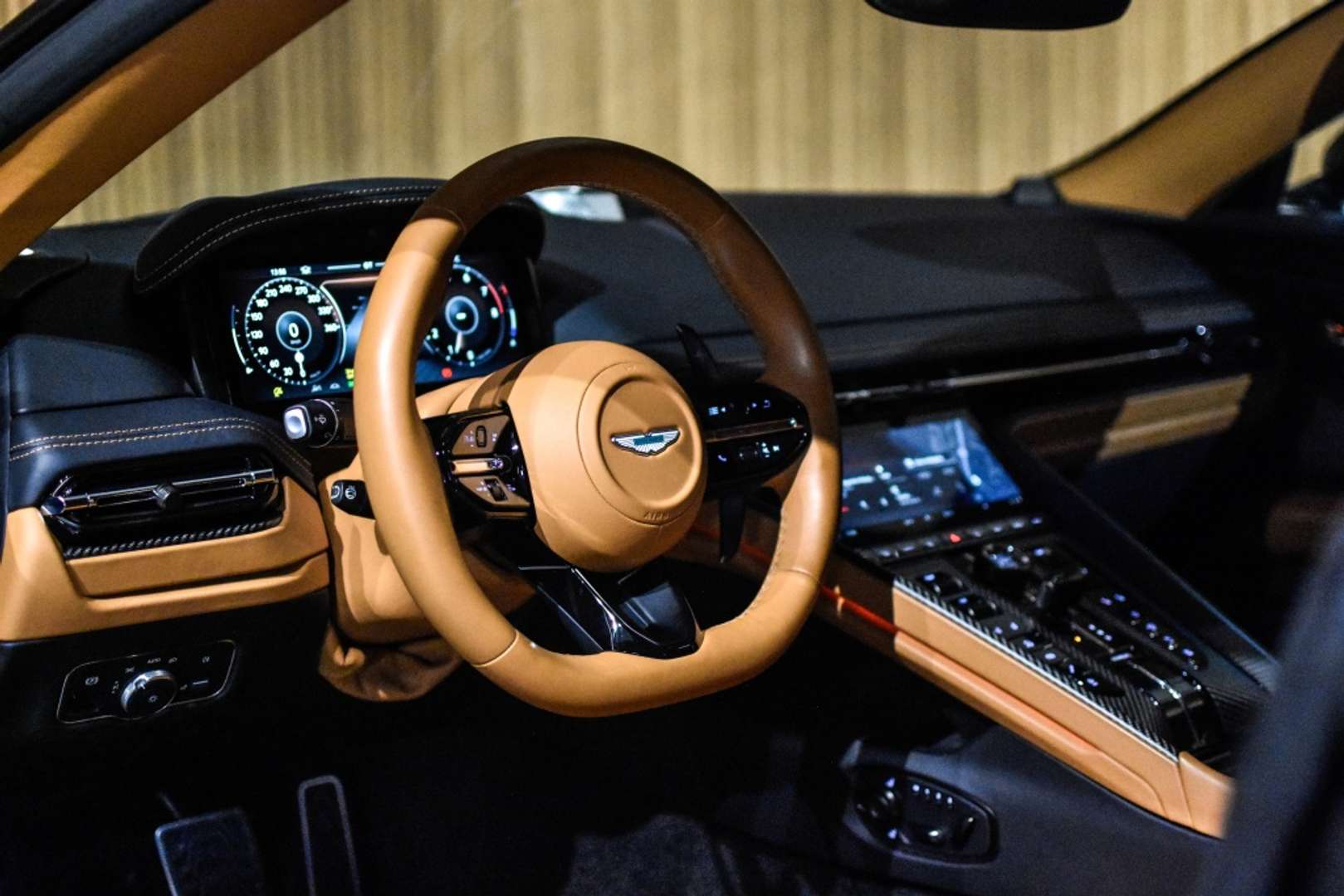 Aston Martin DB12 4.0 V8 - 2025 - Joinsteer - #21