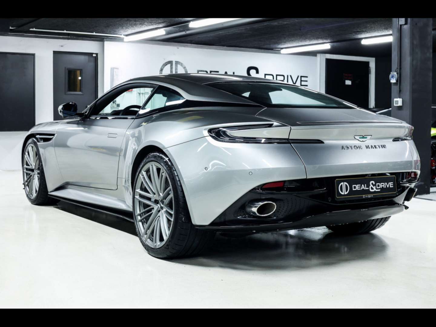 Aston Martin DB12 Coupé 4.0 V8 ALUMINITE - 2024 - Joinsteer - #3
