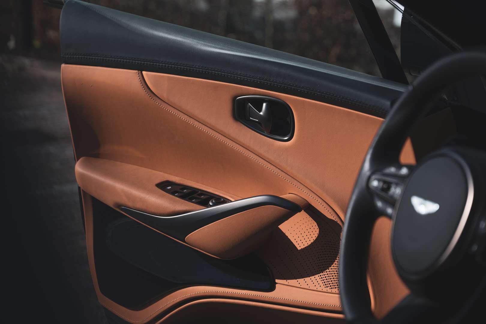 Aston Martin DBX - 2022 - Joinsteer - #15