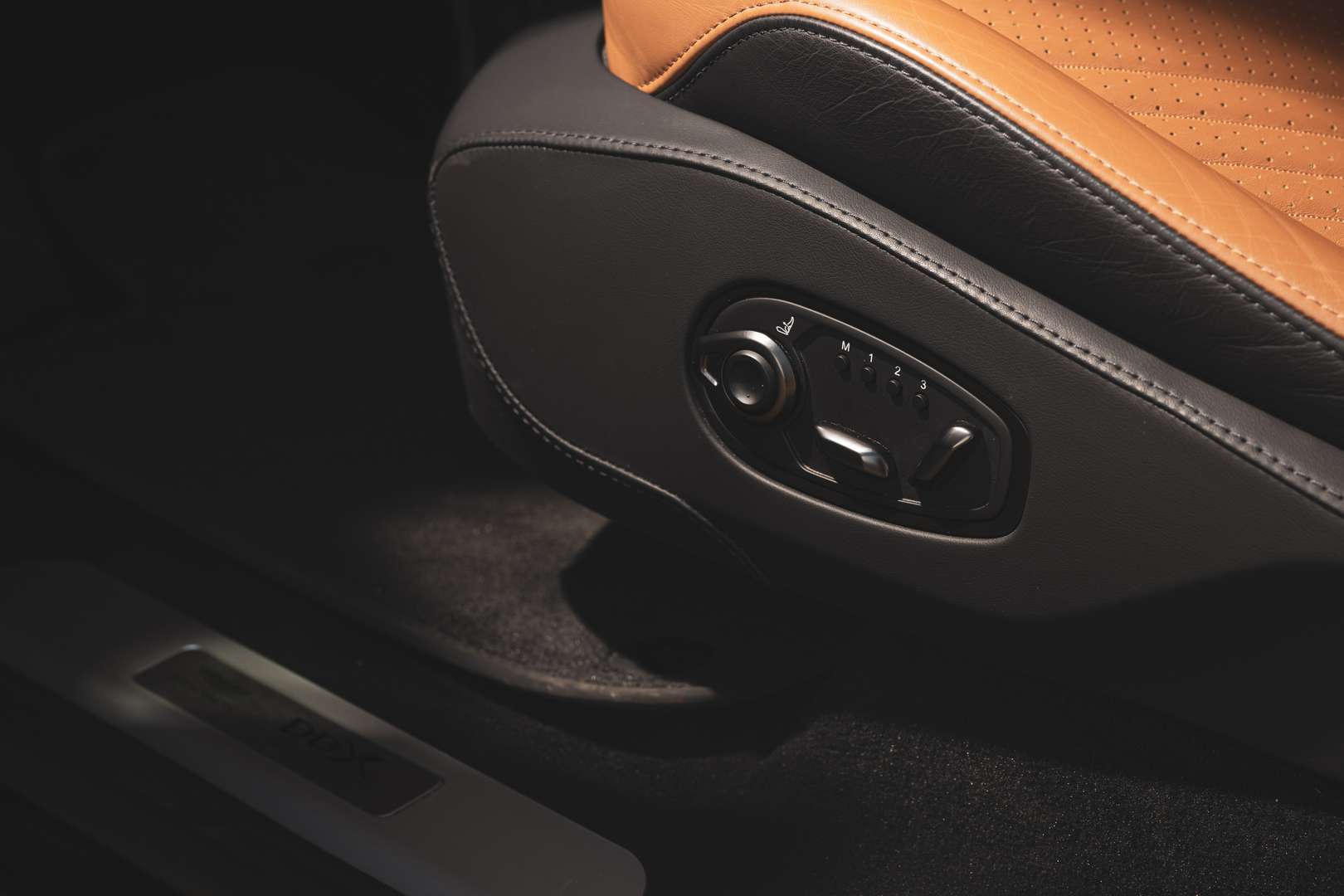 Aston Martin DBX - 2022 - Joinsteer - #20