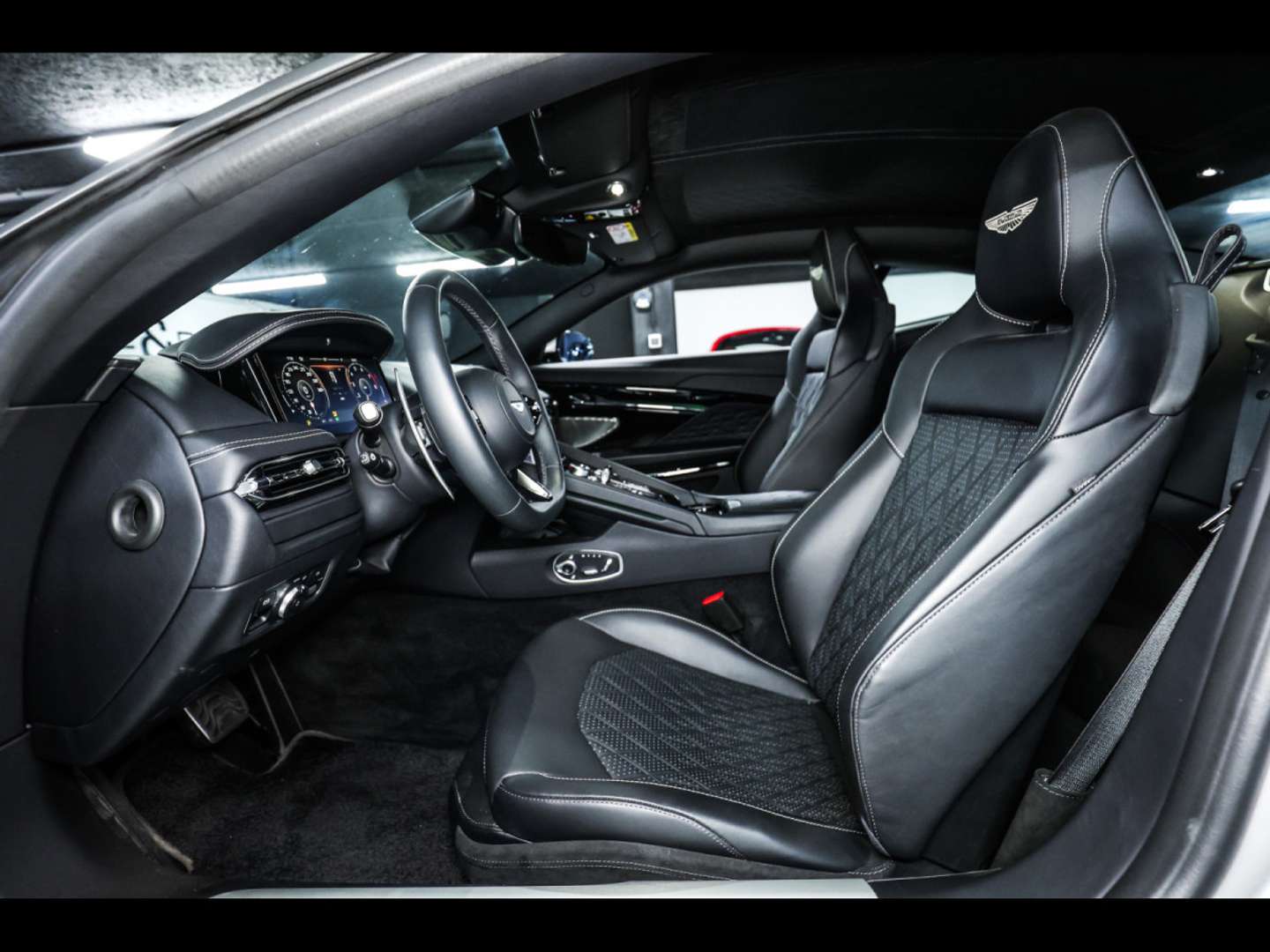 Aston Martin DB12 Coupé 4.0 V8 ALUMINITE - 2024 - Joinsteer - #11